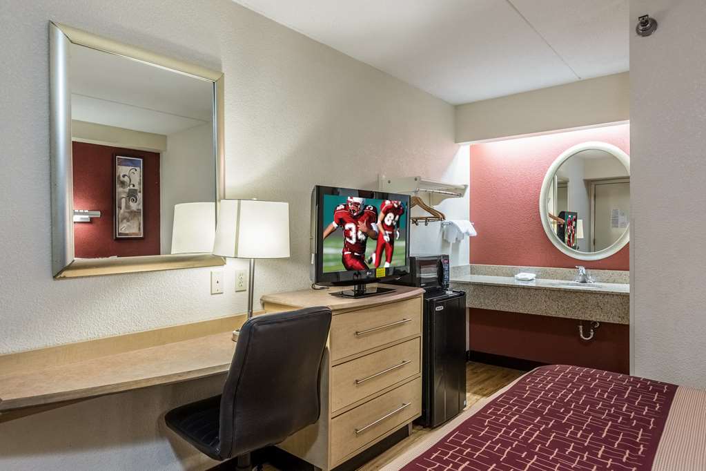 Red Roof Inn Detroit - Plymouth/Canton Room photo